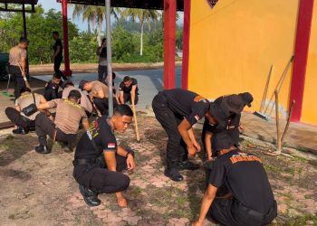 Karolog Polda Bengkulu Pimpin Bakti Religi di Klenteng Air Suci, Wujudkan Kepedulian Polri terhadap Masyarakat dalam Rangka HUT Bhayangkara ke-79