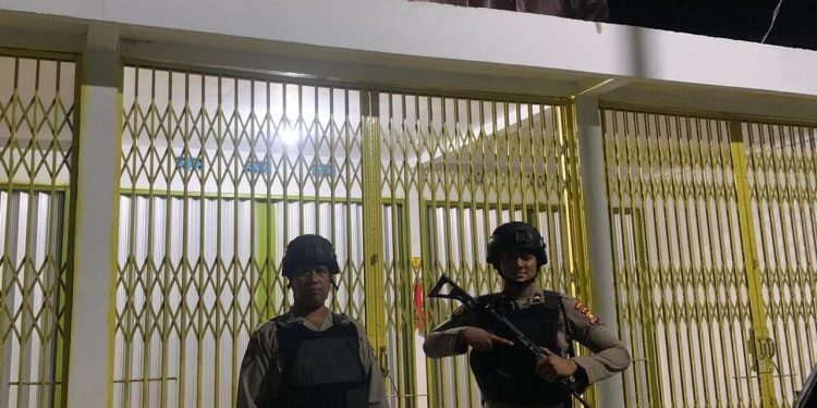 Perkuat Pengamanan di Gudang Logistik KPU,Pers Satsamapta dan Polairud Polres Mukomuko