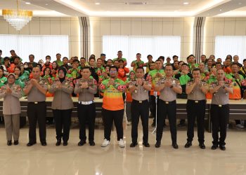 Wakapolda Bengkulu Pimpin Pembinaan Komunitas Masyarakat (KOMMAS) Peran Serta Komunitas Ojol dan Opang Jadi Mitra Polri : Tekankan 8 Peran Strategis Jaga Harkamtibmas di Bengkulu