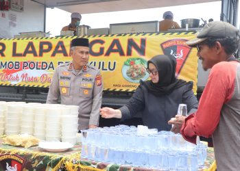 Kapolda Bengkulu dan Ketua Bhayangkari Gelar Jumat Berkah, Wujud Kepedulian untuk Sesama