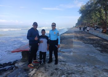 Patroli Dialogis Ditpamobvit Subdit Wisata Polda Bengkulu: Meningkatkan Keselamatan dan Rasa Aman di Kawasan Wisata Pantai Panjang dan Pasir Putih