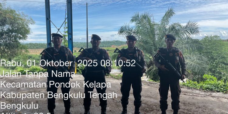 Personel Ditpamobvit Polda Bengkulu Laksanakan Pengamanan di PT. Bio Teknologi Nusantara