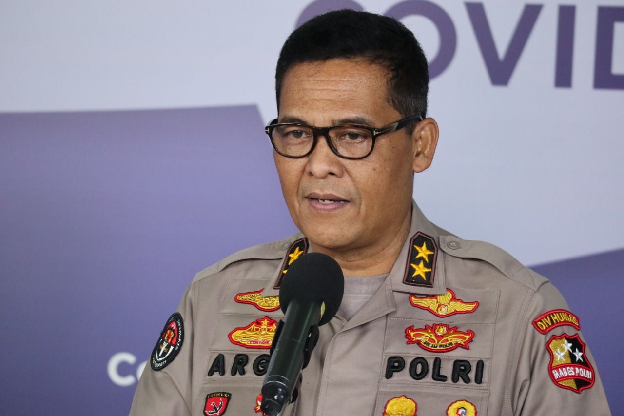 Banjir Menggenang, Kadiv Humas Polri : Ribuan Personel TNI-Polri Sudah Dikerahkan Bantu Warga