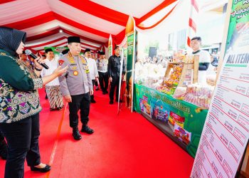 Kapolri Hadiri Bazar Ramadan Polri Presisi dan Baksos di Surabaya