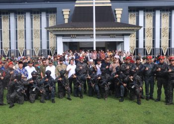 Wakapolda Bengkulu Hadiri Latihan Operasi Khusus Pembebasan Sandera Kopassus di Halaman Kantor Gubernur