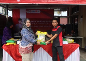 Ditreskrimsus Polda Bengkulu Gelar Gerakan Pangan Murah (GPM) di Halaman Gedung Ditreskrimsus