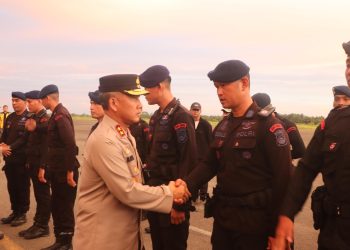 Kapolda Bengkulu Pimpin Upacara Pemberangkatan Satbrimobda Polda Bengkulu BKO Polda Metro Jaya