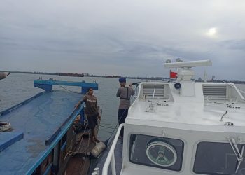 Ditpolairud Polda Bengkulu Gelar Patroli Perairan menggunakan Kapal XXVII-2002 di Perairan Tanjung Genting: Himbau Nelayan dalam Berlayar di Perairan Laut Bengkulu