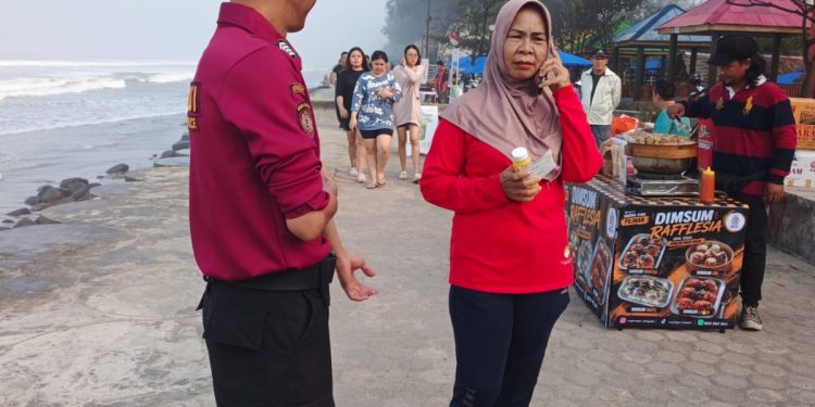 Subdit Wisata Dit Pamobvit Polda Bengkulu Intensifkan Patroli Dialogis di Kawasan Wisata Pantai Panjang