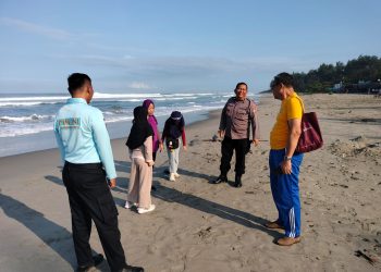 Dit Pamobvit Polda Bengkulu Laksanakan Patroli Dialogis di Kawasan Wisata Pantai Panjang
