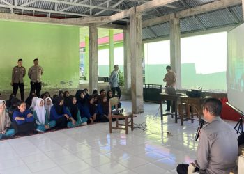 Personel Ditbinmas Polda Bengkulu Berikan Penyuluhan Binpenakta kepada Siswi SMAN 11 Kota Bengkulu