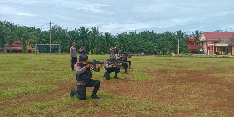 Personel Kompi 1 Batalyon B Pelopor Laksanakan Latihan Menembak TTO untuk Tingkatkan Kemampuan Tempur