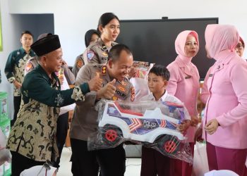 Kapolres Bengkulu Utara Tebar Kepedulian di SLB Gunung Selan, Hadirkan Sentuhan Humanis untuk Anak Berkebutuhan Khusus