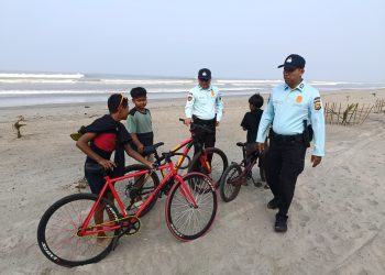 Subdit Wisata Dit Pamobvit Polda Bengkulu Gelar Patroli Dialogis di Kawasan Pantai Panjang