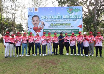 Kapolda Bengkulu Raih Juara 1 Kategori Best Point Man Foursome 1 di Kajati Bengkulu Golf Tournament 2025