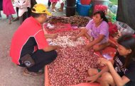 Pantau Harga Sembako,Kanit Tipidter Datangi Pasar Tradisional