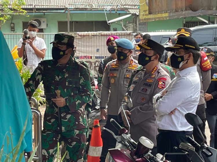 Upaya Pengendalian Covid-19, Panglima TNI Bersama Kapolri Sidak PPKM di Tiga Lokasi Jakarta